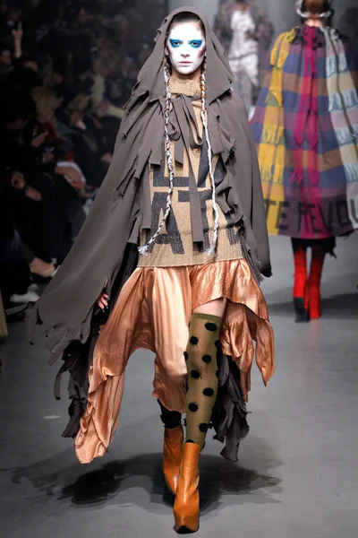 Look 2